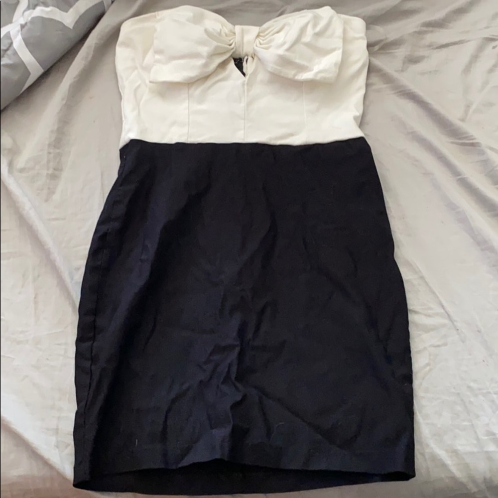 Mini dress - Picture 1 of 2